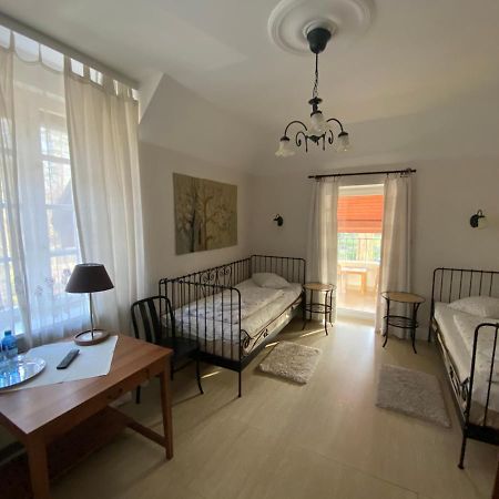 Hotel Krzysin à Podkowa Leśna Extérieur photo