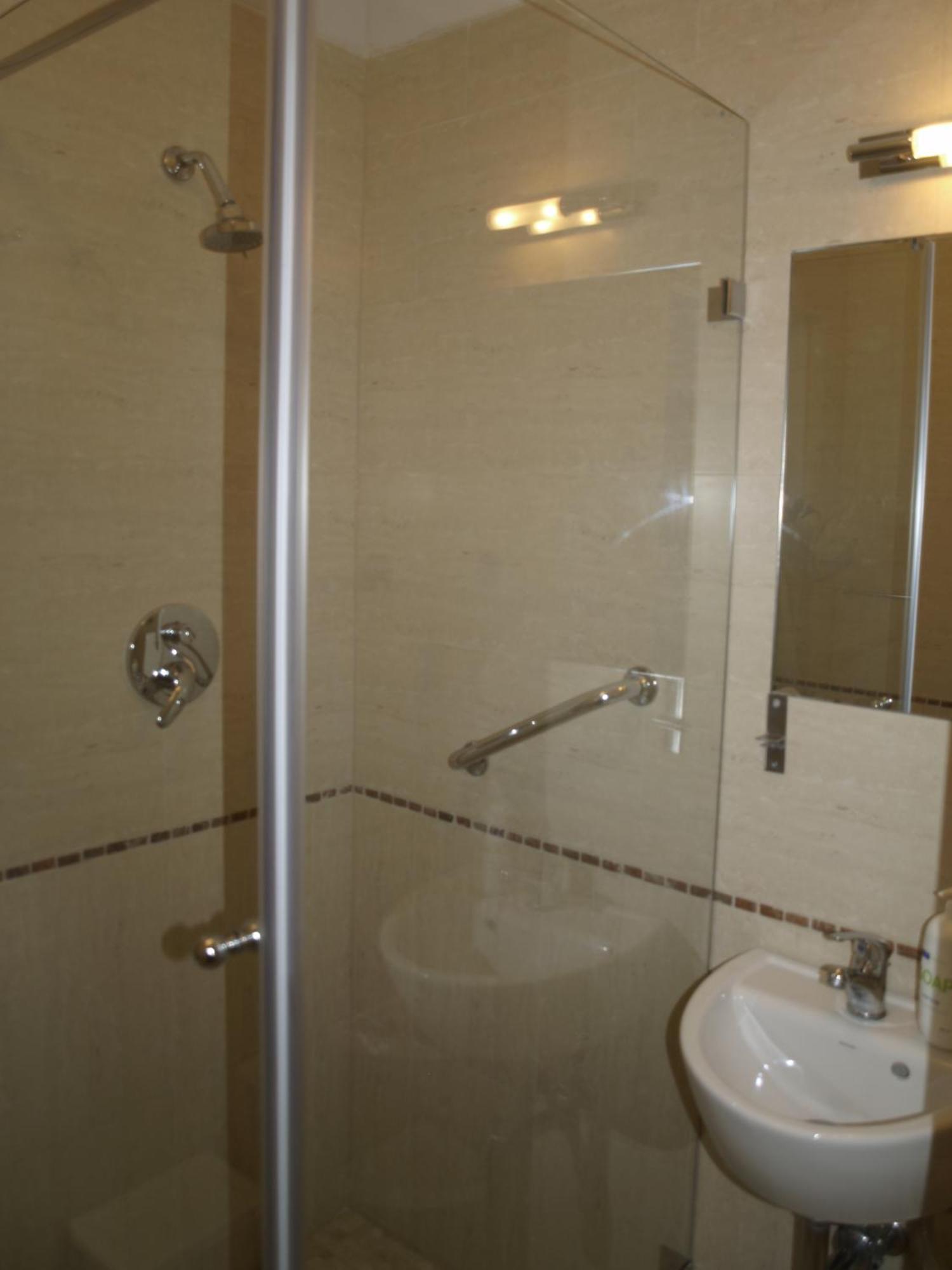 Hotel Krzysin à Podkowa Leśna Chambre photo