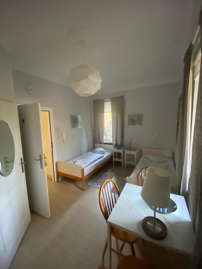 Hotel Krzysin à Podkowa Leśna Extérieur photo